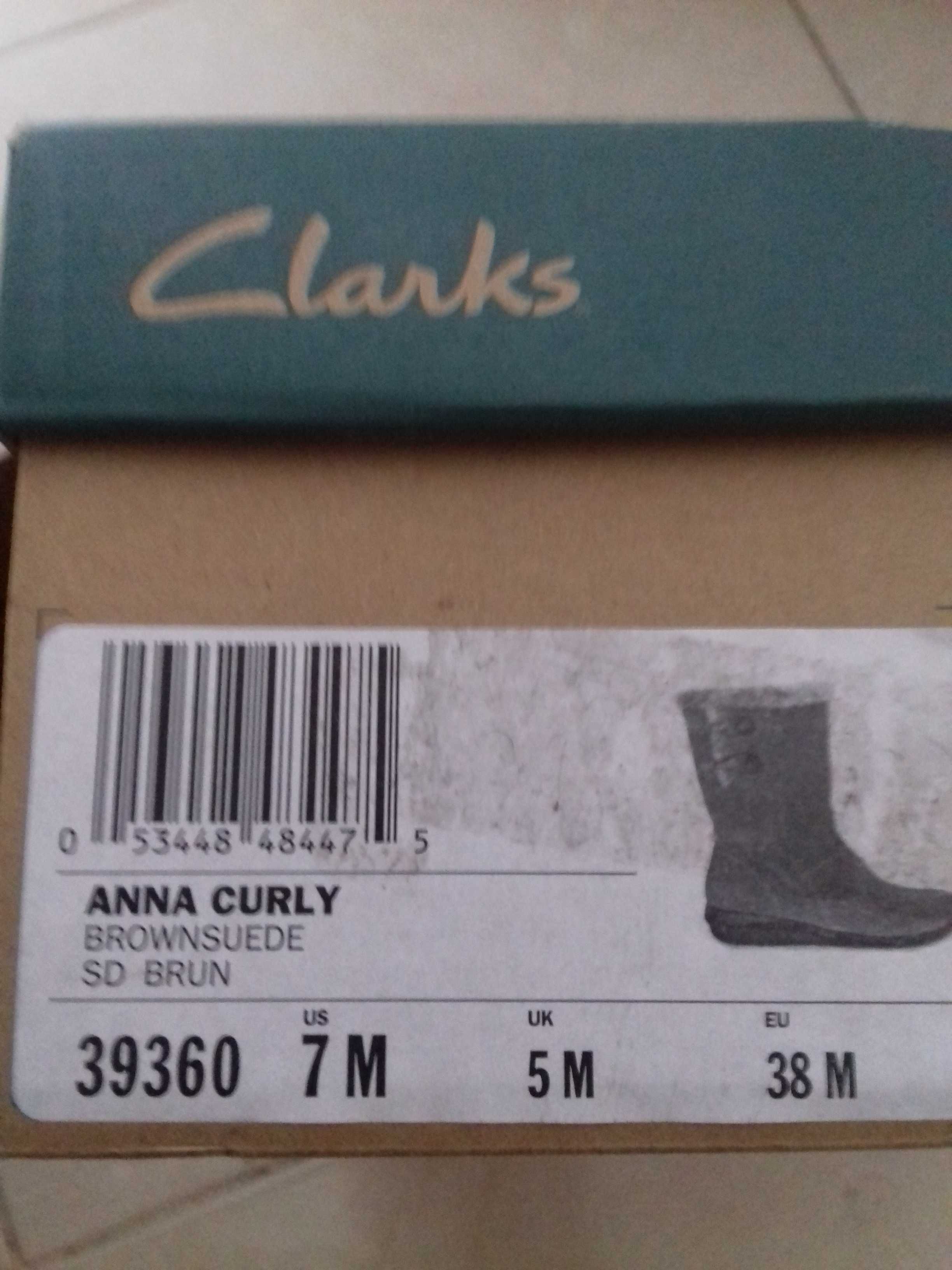 Новые тёмно-коричневые женские замшевые сапоги Clarks Anna Curly 39360