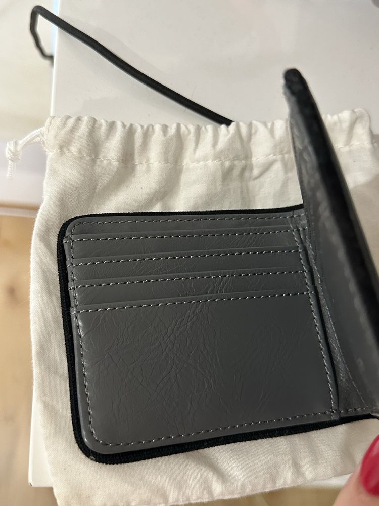 Vendo carteira Fred Perry original sem uso
