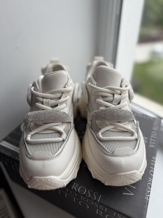 Кросівки Vitto rossi 36 розмір натуральна шкіра