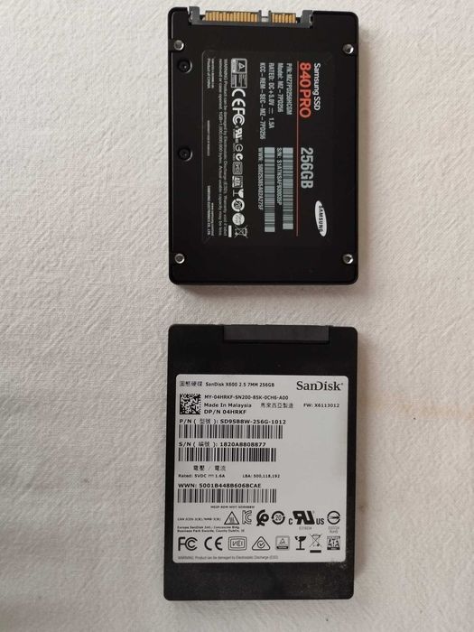 Discos SSD 2.5" 256GB, Samsung 840 PRO 15€, ScanDisk X400 10€