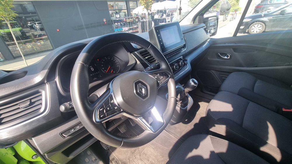 Bus 9-osobowy Renault Trafic wynajem