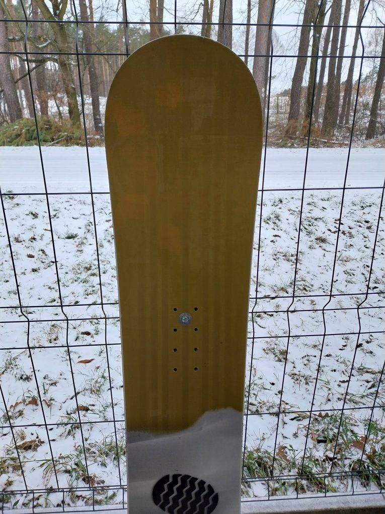 Sprzedam deskę snowboard