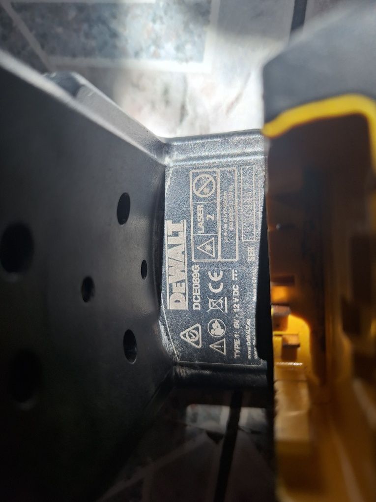 Laser dewalt dce 089g