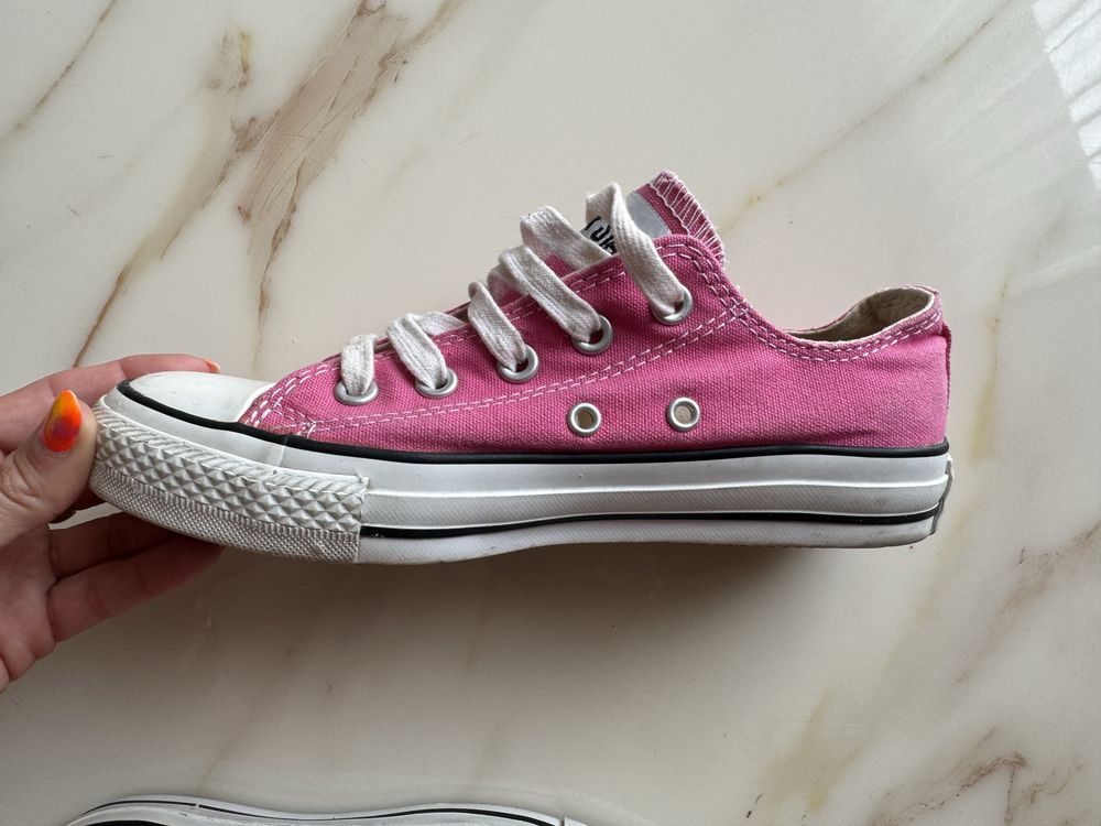 Trampki jak nowe firmy Converse 36