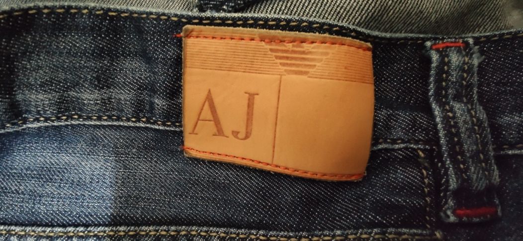 Spodnie jeansowe granatowy marki ARMANI JEANS W 36 Oversize