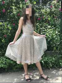 Платье на девочку р-р 6 на возраст 10лет