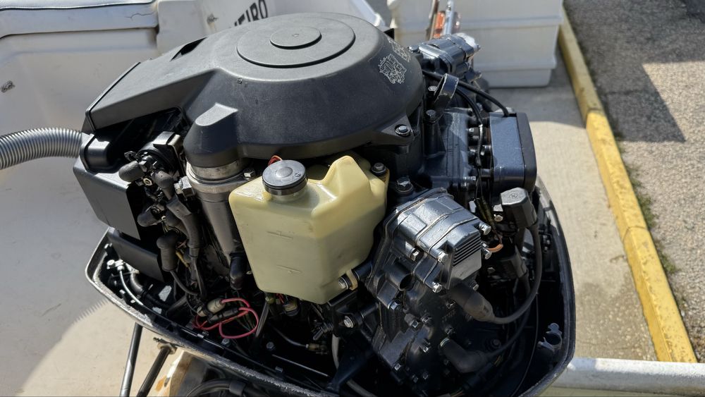 Motor fora de bordo Yamaha 115cv V4 2t
