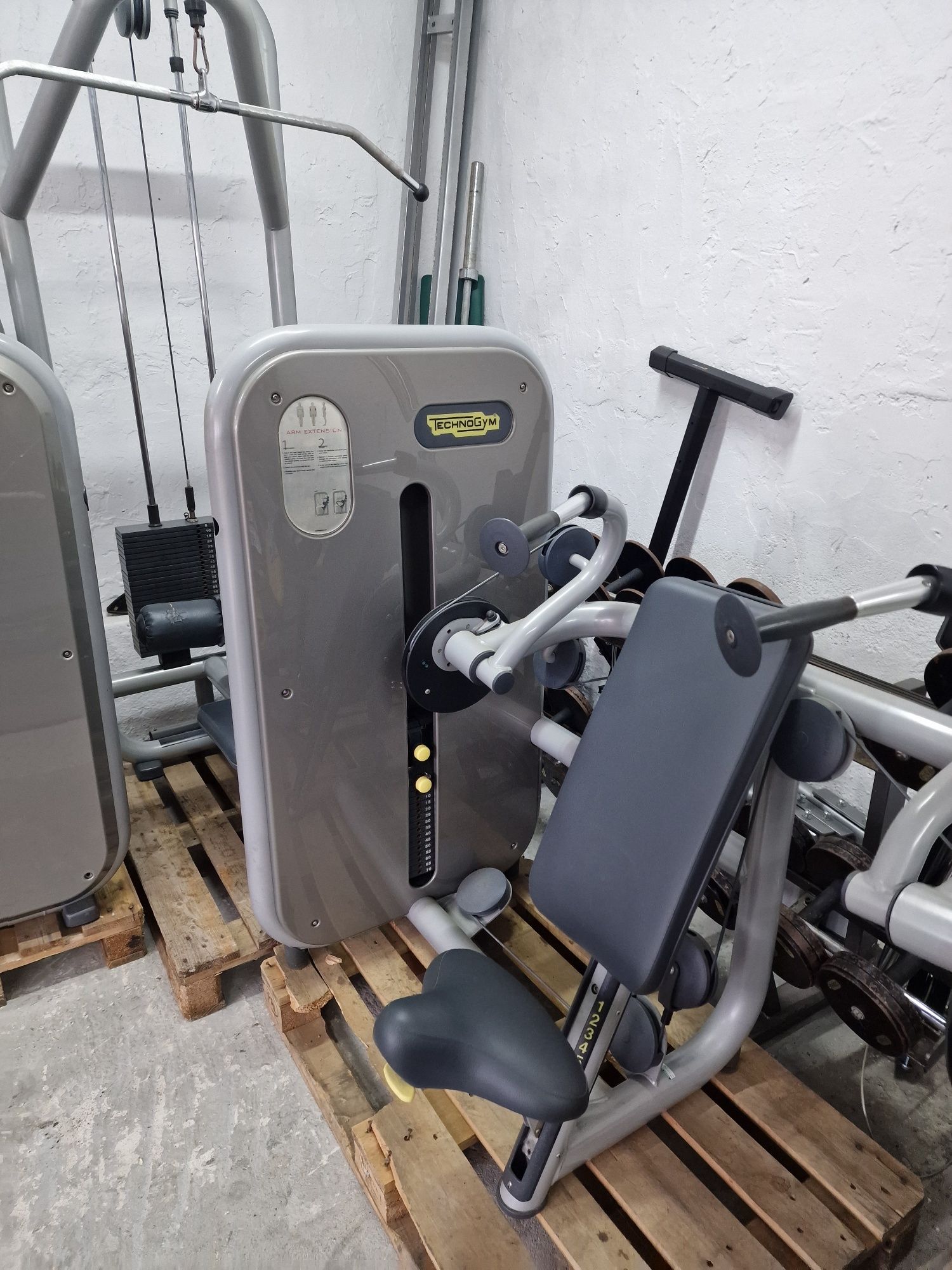 Technogym element   set 8 maszyn na siłownie