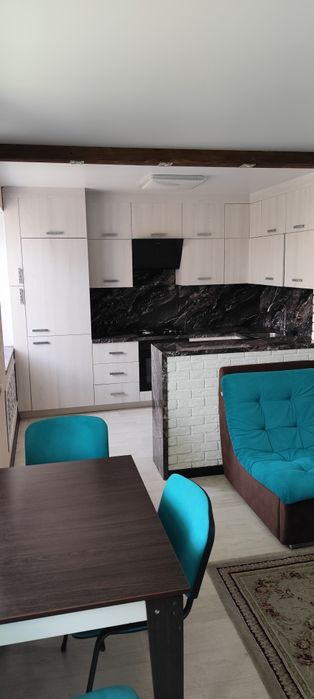 Продам 4-х комнату квартиру на площади победы