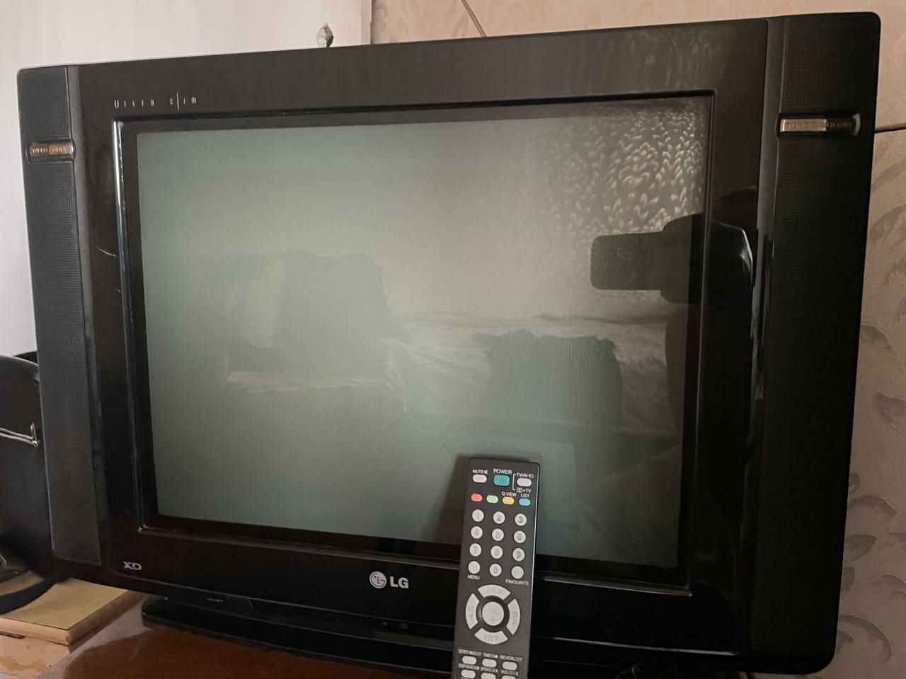 Телевізор LG ultra slim+ тюнер ROMSAT DVB- T2