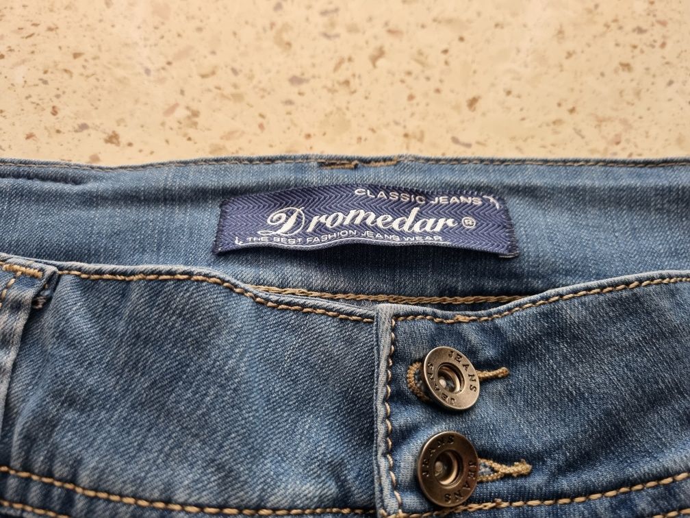 Spodnie damskie jeans ze straczem Dromedar