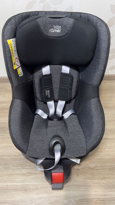 Продам автокресло Britax Romer dualfix m size