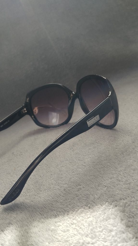 Сонцезахисні окуляри Gucci