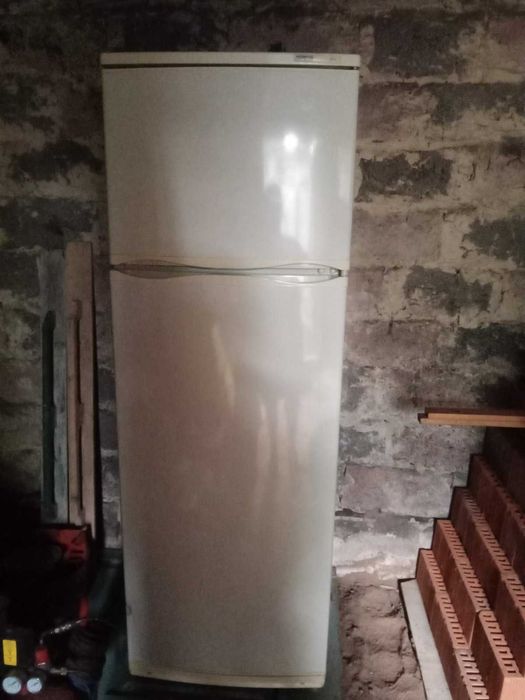 Продам Холодильник ATLANT