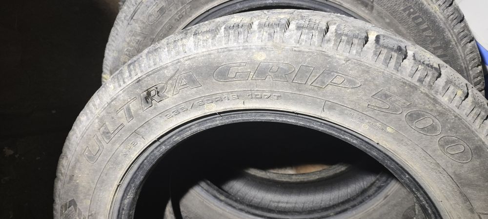 235 60 R18 Goodyear ultra grip 500