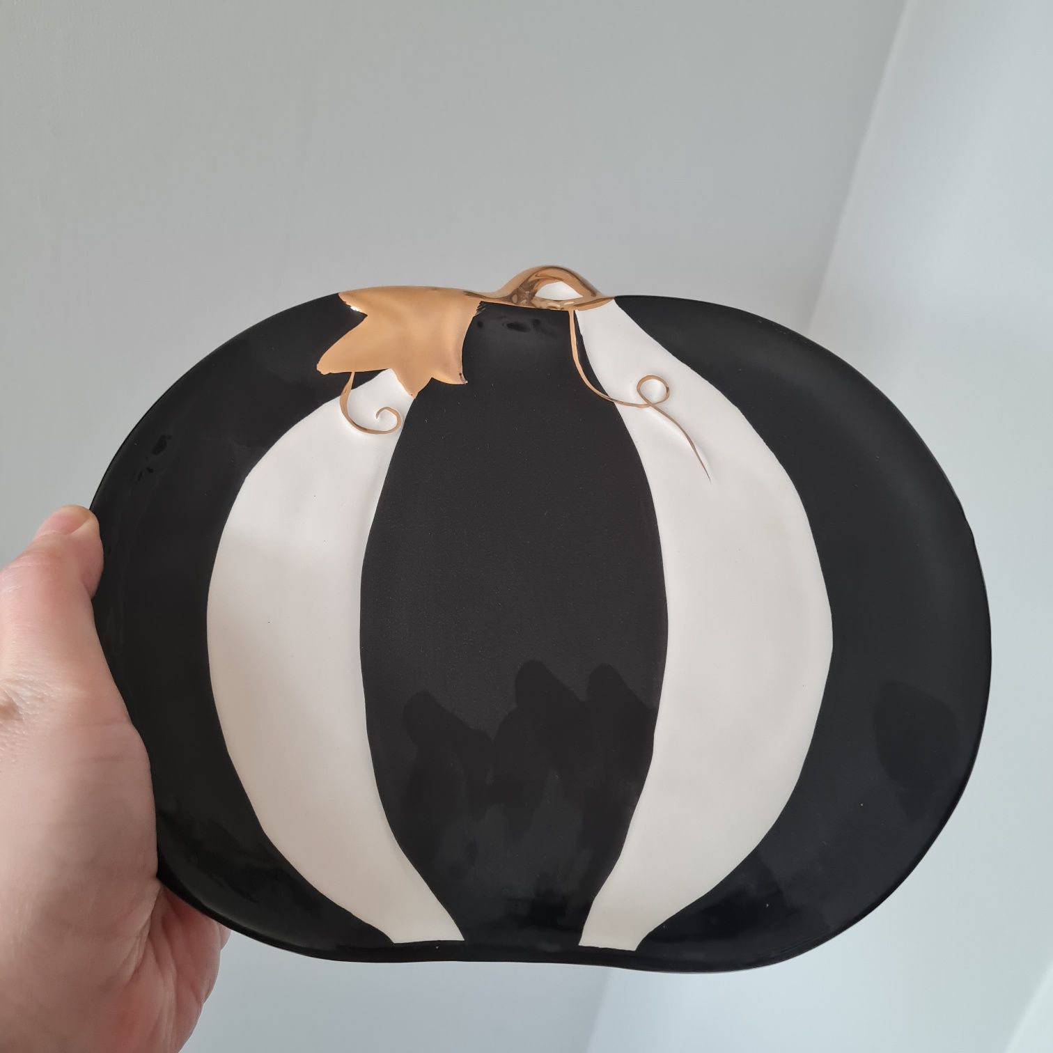 Talerz patera Home&You Modernpumpkins dynia pasy czarno białe Nowy