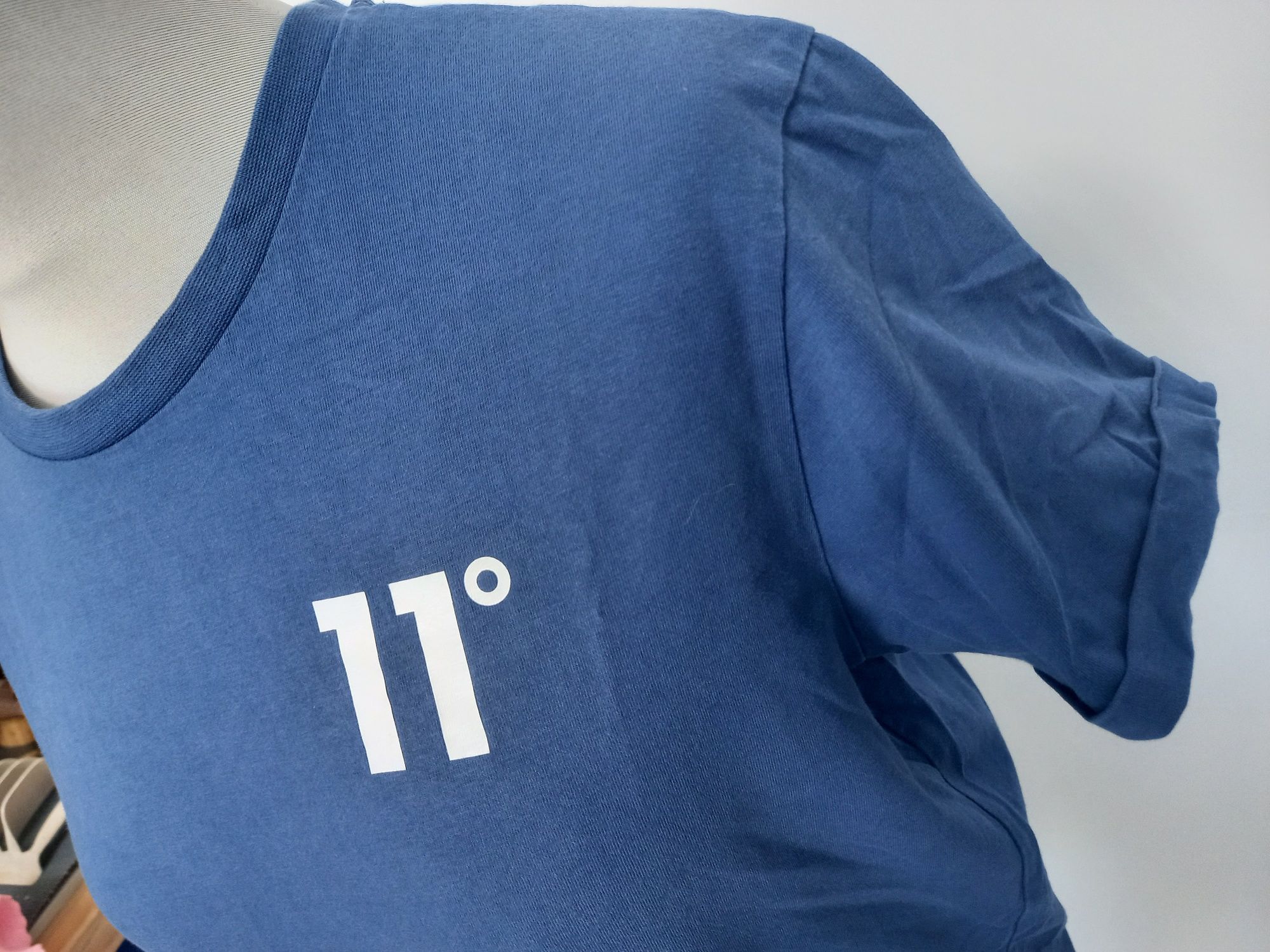 Koszulka T-shirt eleven degrees r. M