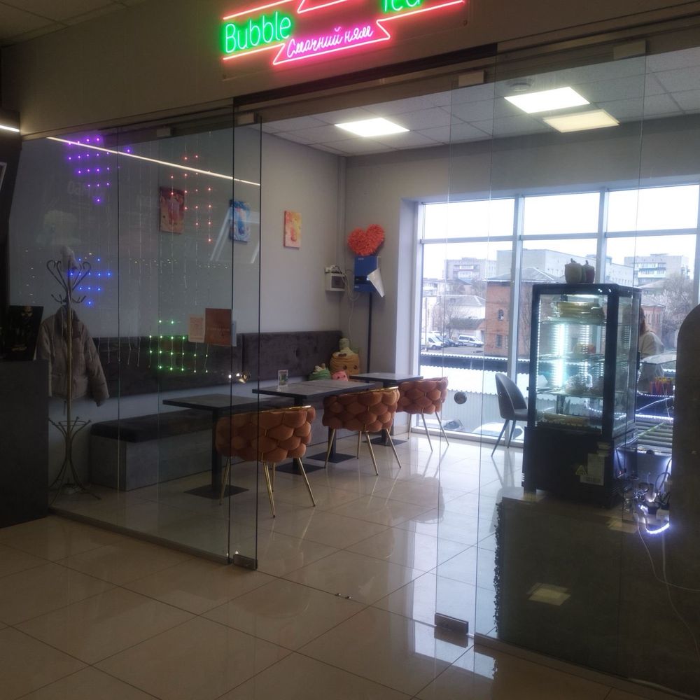 Здається  в оренду приміщення у ТЦ Куб