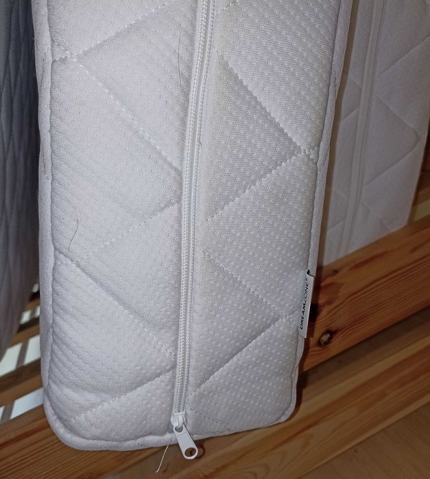 Materac Jysk 90x 200 Plus F95 Dreamzone + łóżko sosnowe 90 x 200