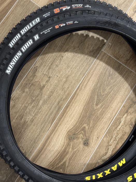 Pneus NOVOS MAXXIS mullet High roller 3 / dhr II