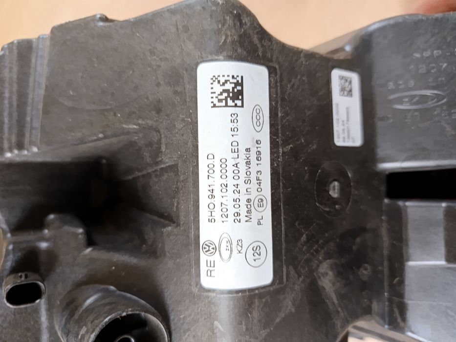 VW Golf VIII GTD 2021-halogen prawy led