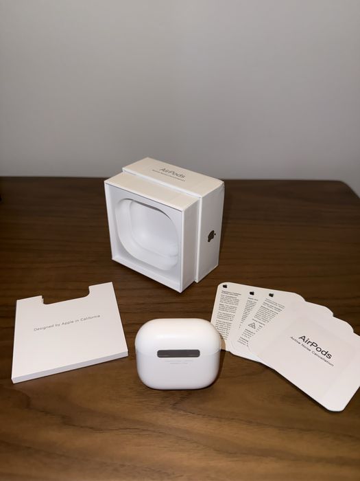 AirPods 4 with Noise Cancellation