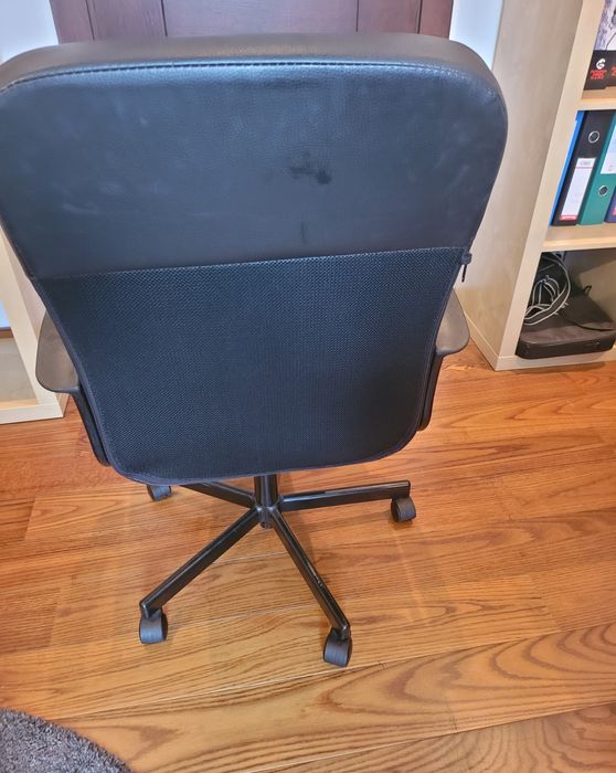 Biurko krzesło biurowe