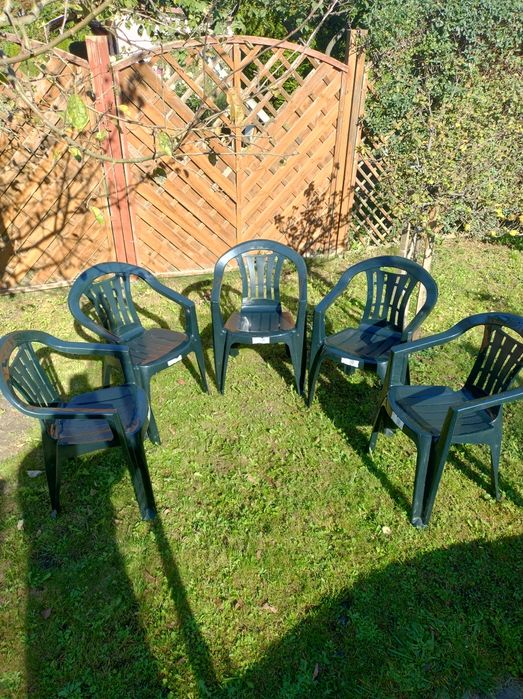 Krzesła ogrodowe 5 szt + stolik