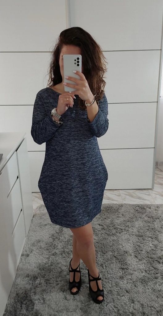 Vestido curto com bolsos