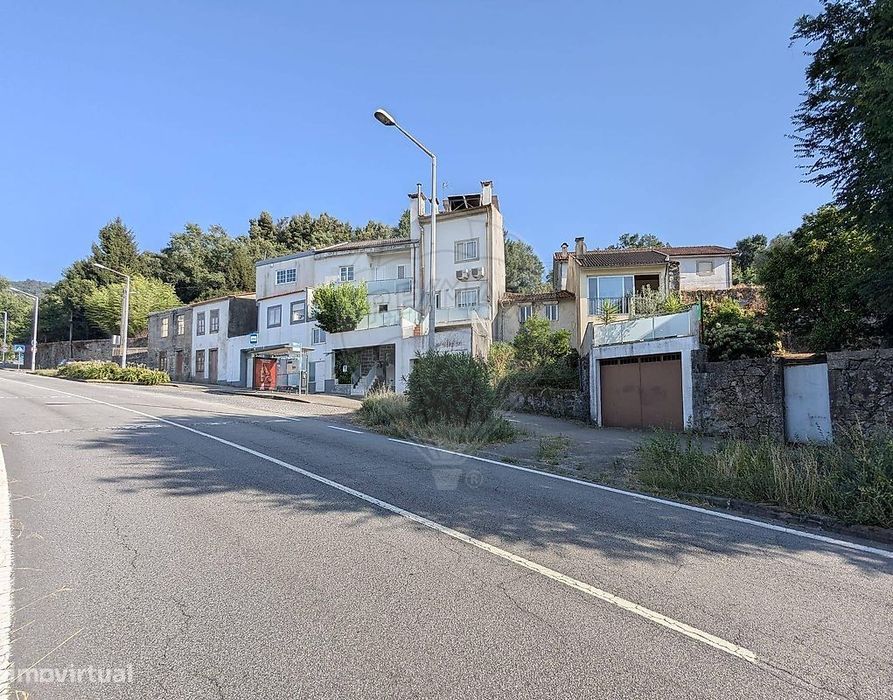 Moradia T4 para venda