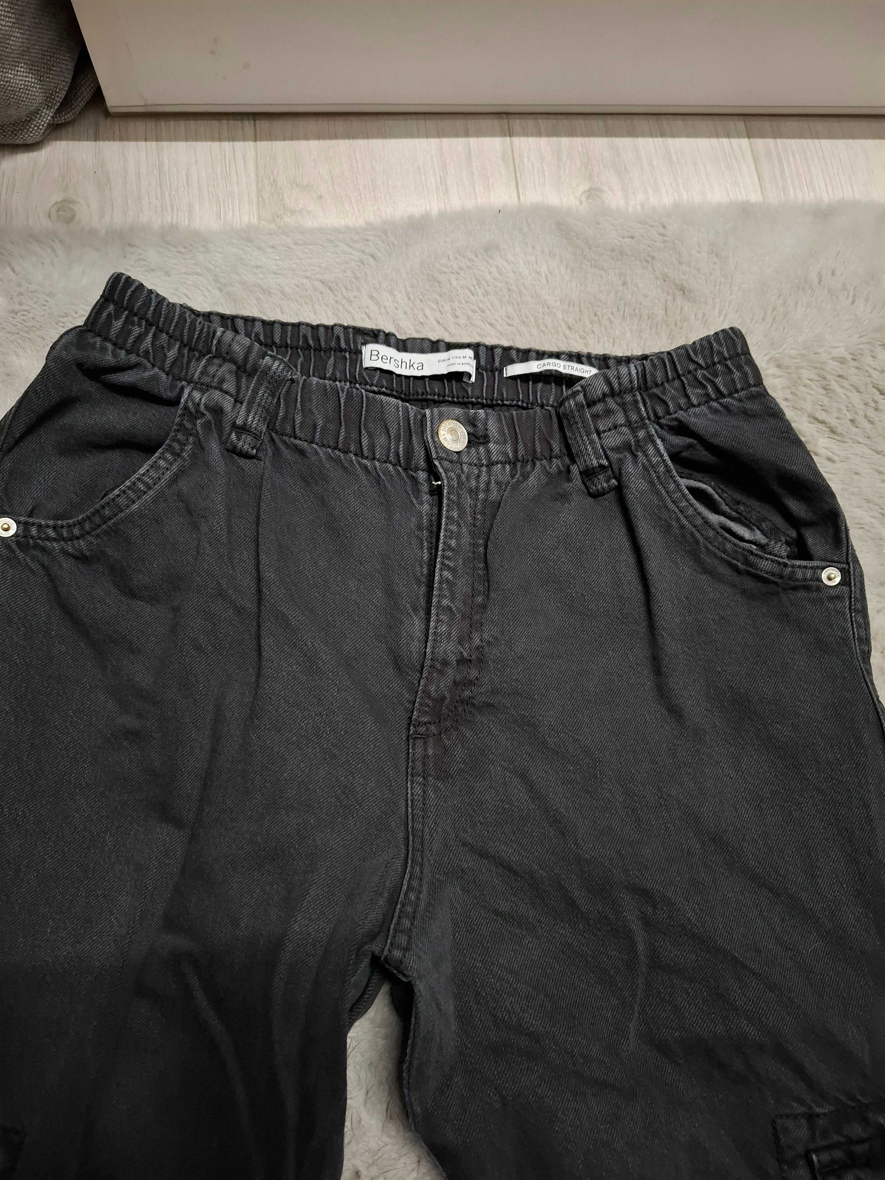 Spodnie cargo Bershka