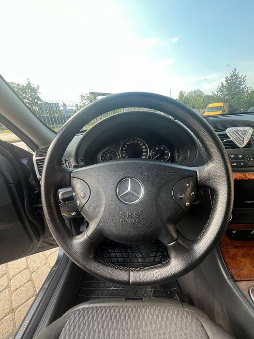 W211. 2005р. 2.2дизель