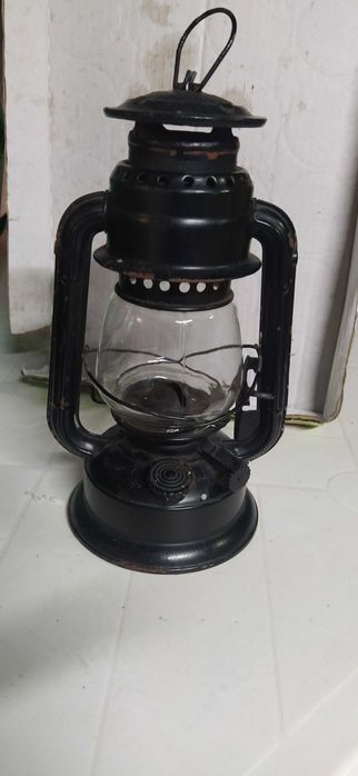 Candeeiro antigo a petróleo