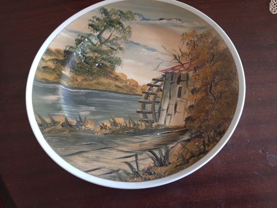 Prato grande da Vista Alegre, pintado á mão.