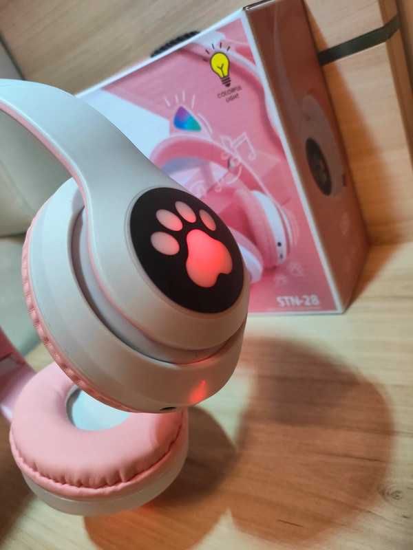 Słuchawki nauszne Bluetooth z kocimi uszami LED RGB - różowe