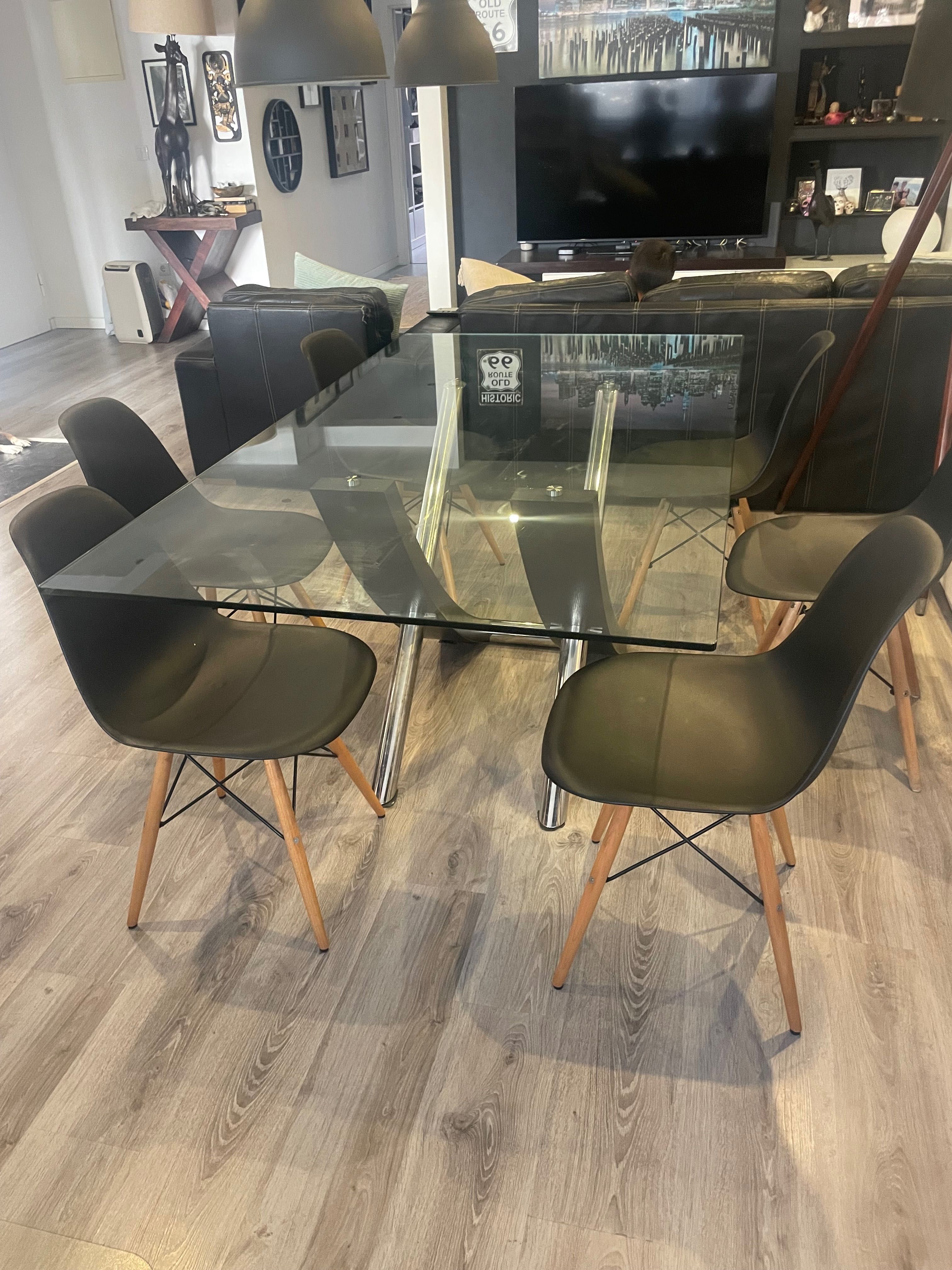 Mesa de jantar em vidro