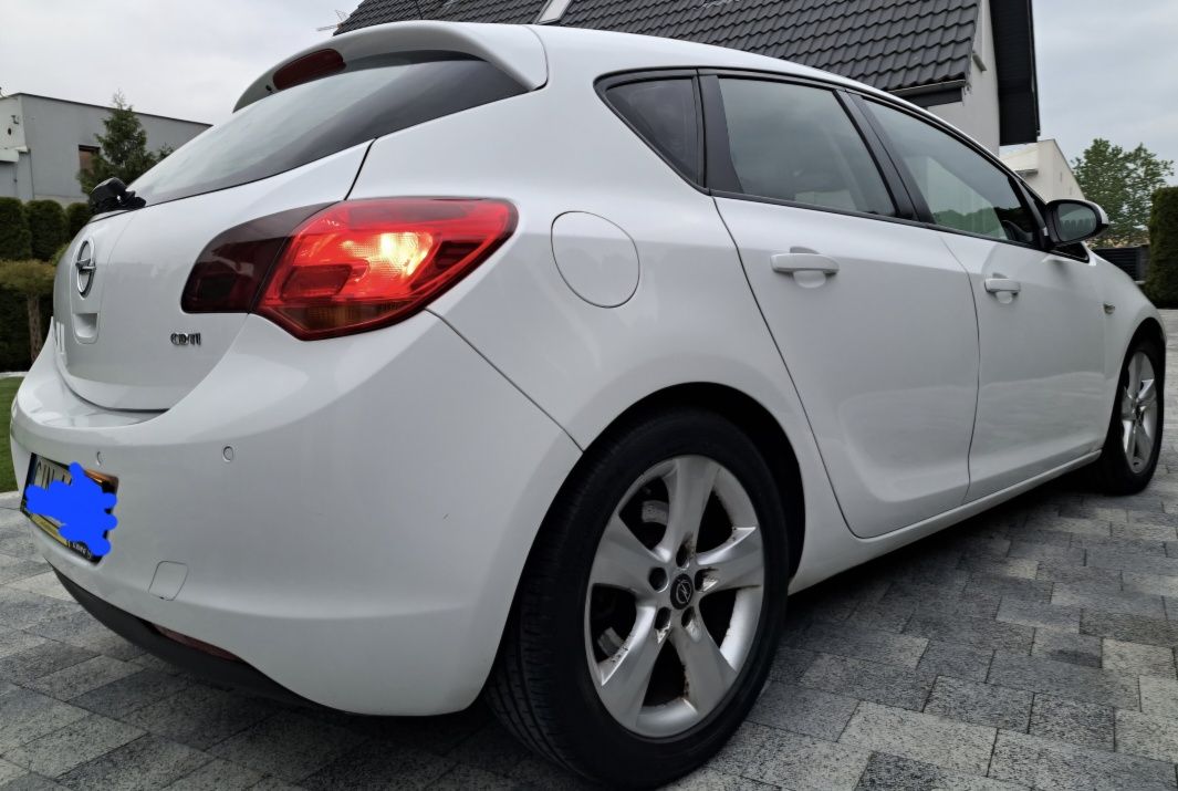 Opel astra j 1.7cdti 2010r