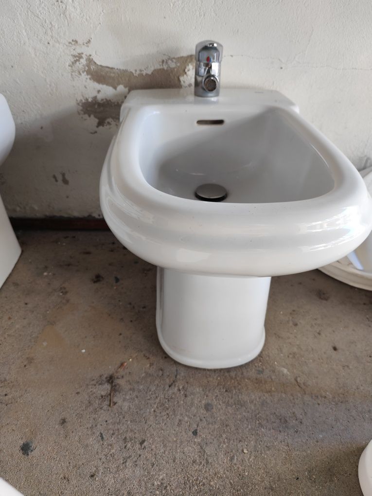Bidé marca Roca usado