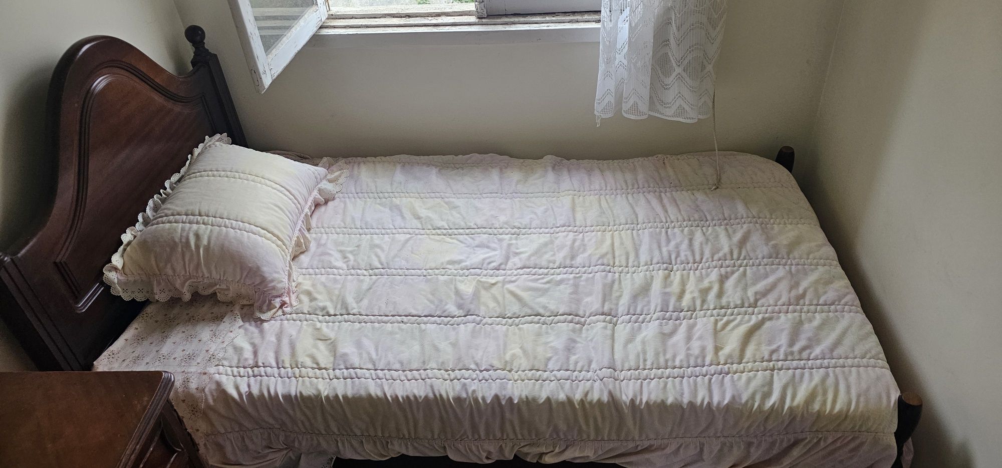 Cama com colchao