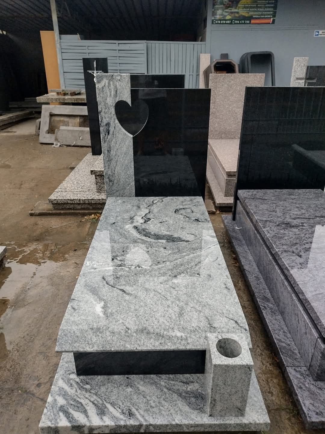 Nagrobek  Granitowy