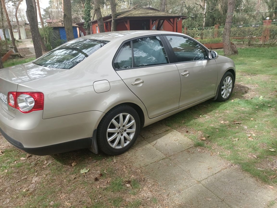 Volkswagen Jetta 1,4 TSI 2009 rok