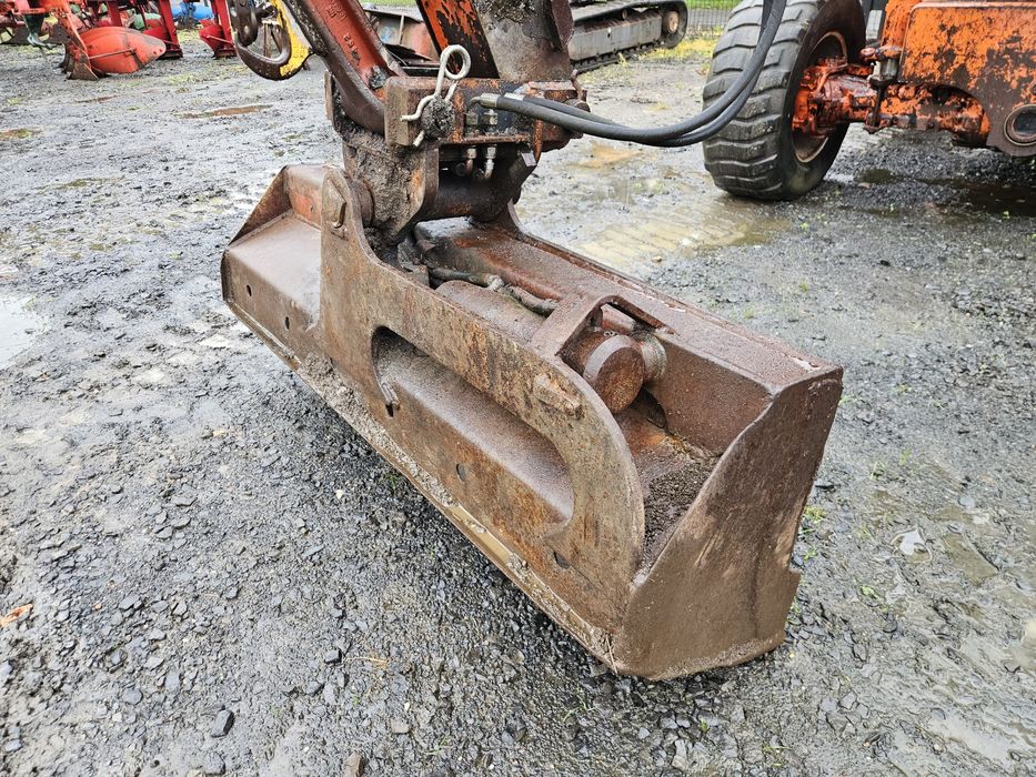Koparka kołowa SCHAEFF 8.5T 4x4 4-łyżki