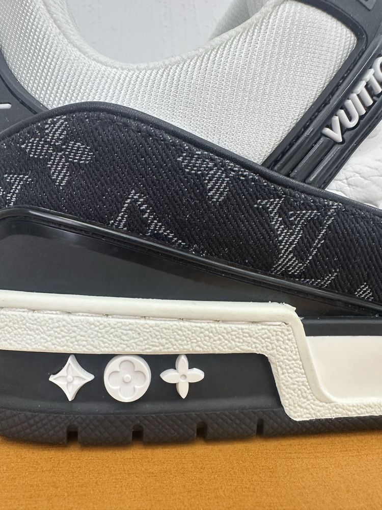 Кросівки LV Trainer Louis Vuitton