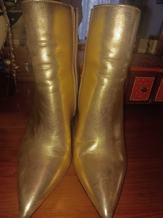 Botins dourados da Primadonna