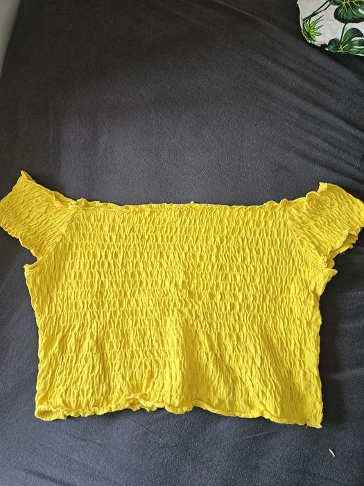 Crop top krótka koszulka bluzka z odkrytymi ramionami hiszpanka