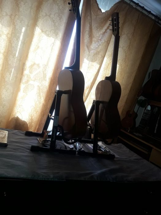 Гітара була зроблена майстром для професійного навчання