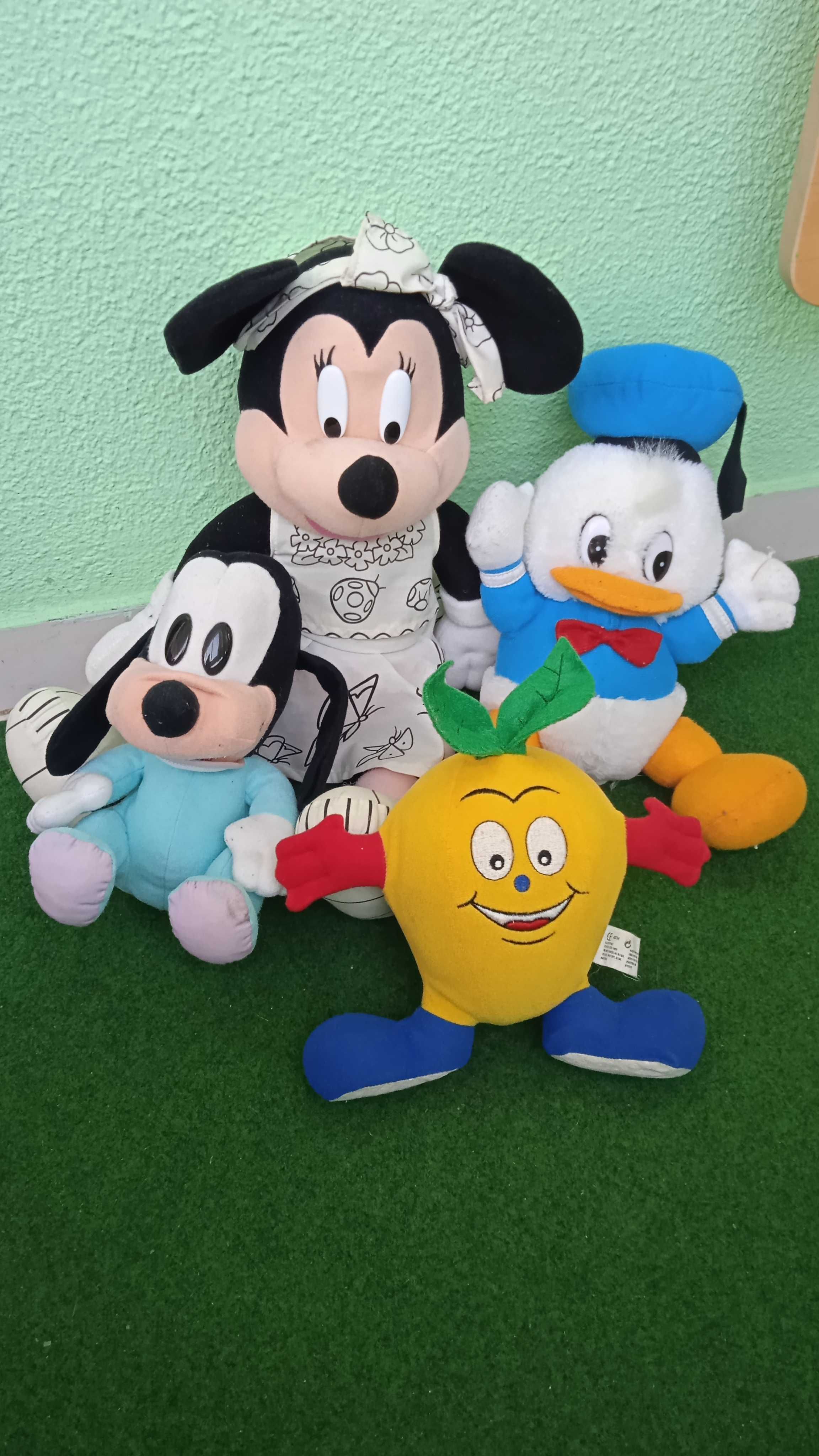 Casa desmontável com peluches