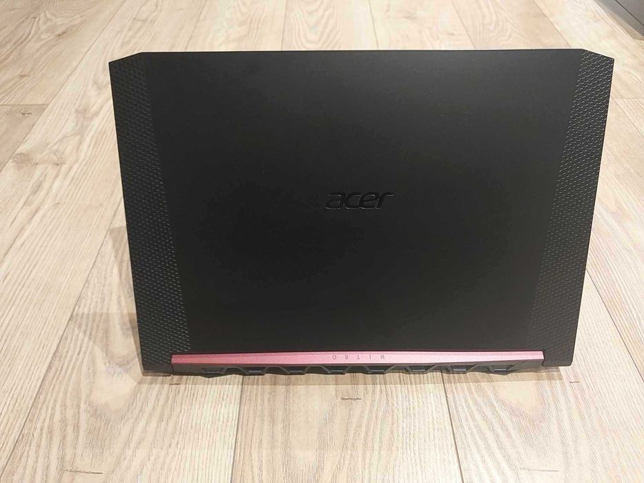 Laptop Acer Nitro AN517-51  + kabel