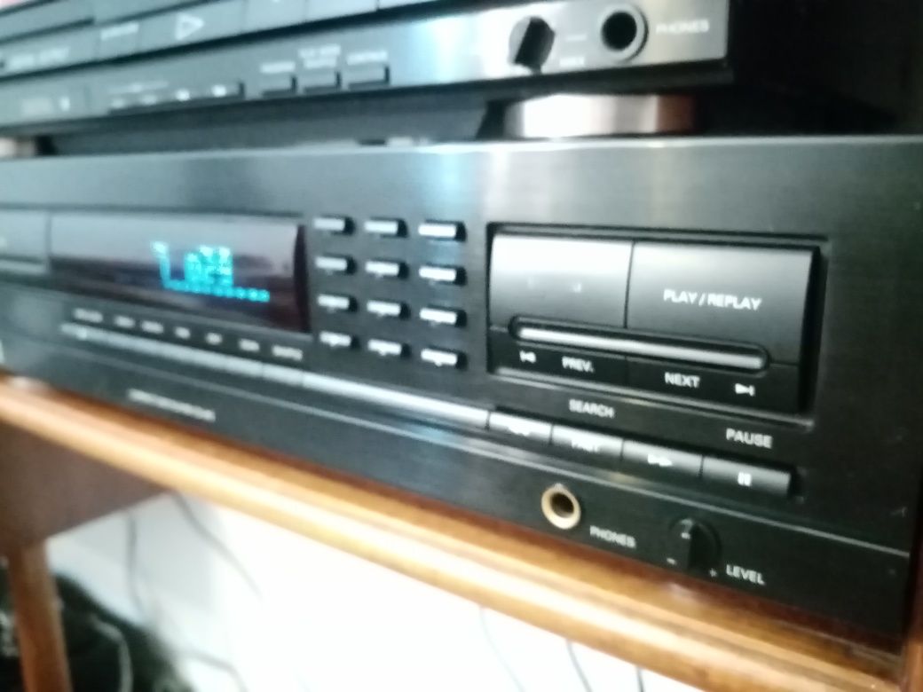 Leitor de cd Philips CDP 692