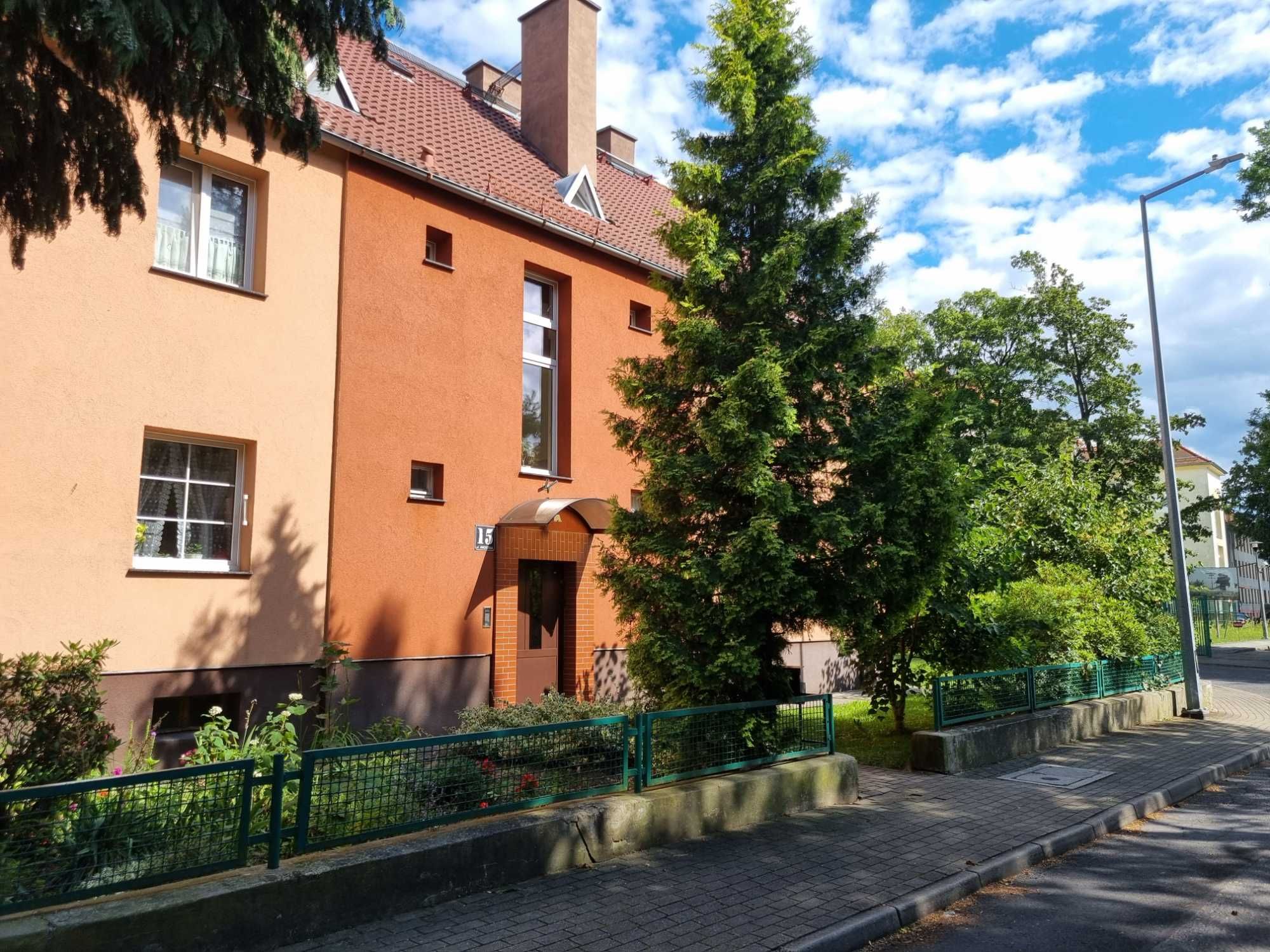 Mieszkanie 3-pokojowe  z ogrodem i garderobą w Bolesławcu.
